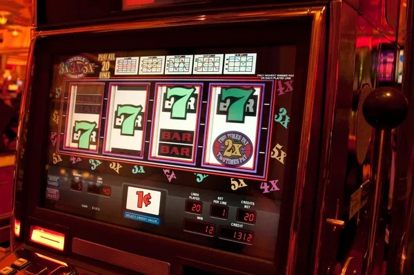 jonislot Super Sic Bo live dealer table with three dice in transparent cage